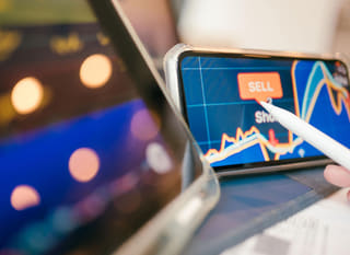 Analytik sledující Bitcoin, Ethereum a forexové opce na více trzích